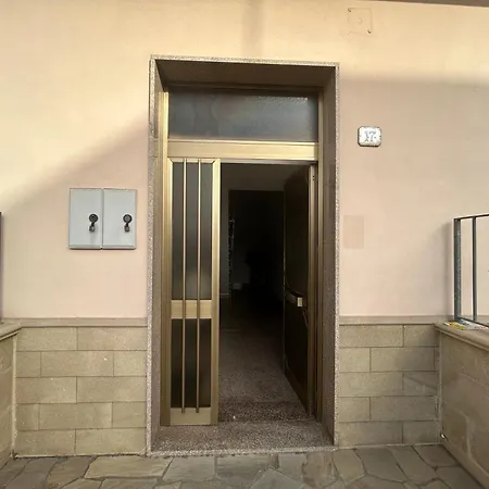 Apartman Civico 17 *